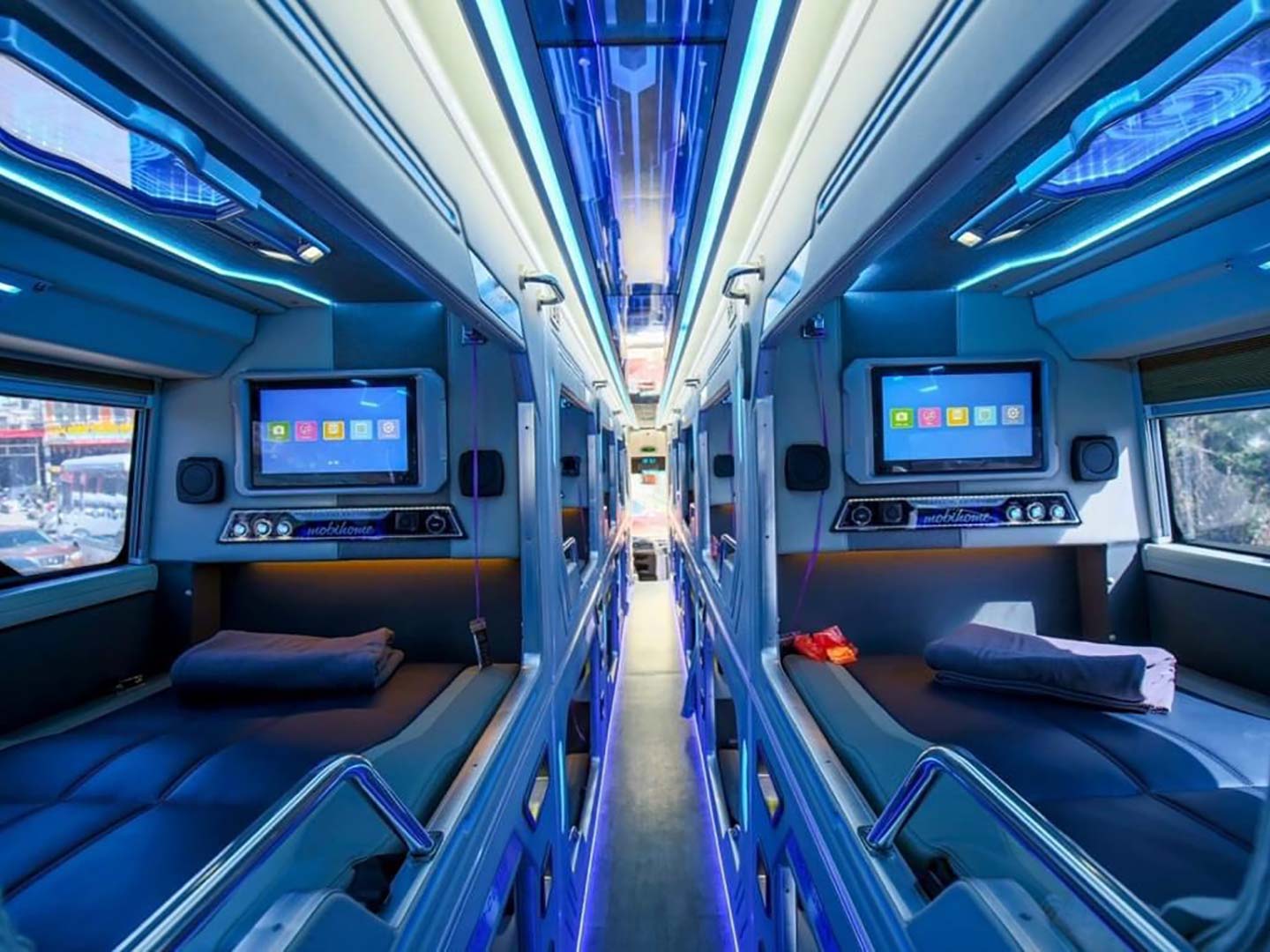 Royal Cabin Sapa to Ninh Binh Bus